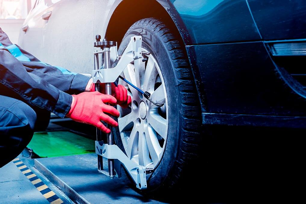 Un auto desalineado aumenta hasta un 10% el consumo de combustible.